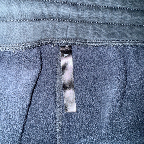 Men’s Fabletics Sweatpant - Picture 3 of 3